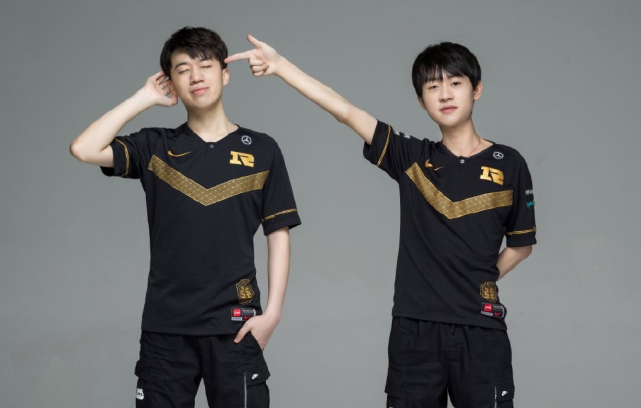 施羅德的故 施羅德的故