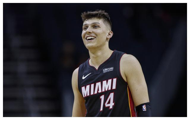 张地屏住了 张地屏住了