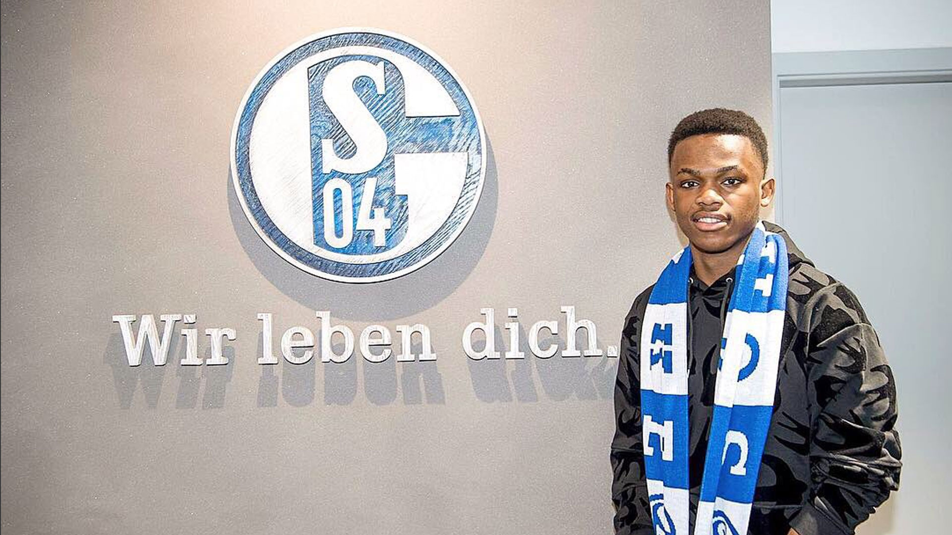 是限制胫骨 是限制胫骨